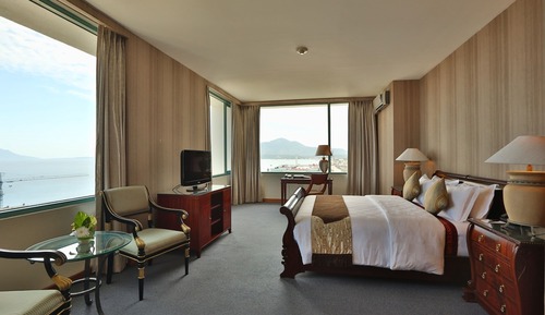 PREMIER SUITE