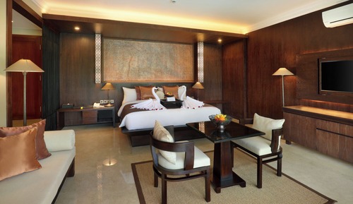 Pool View Suite