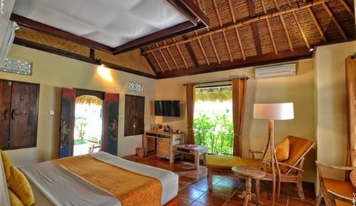 Grand Bungalow, 1 Queen Bed, Garden View