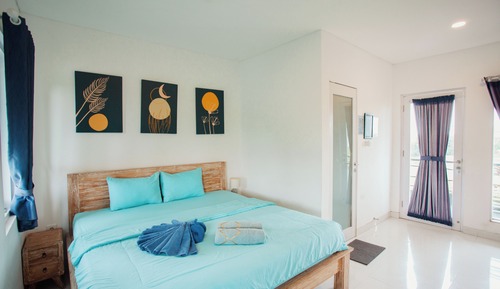 King Bed Room with Sea View