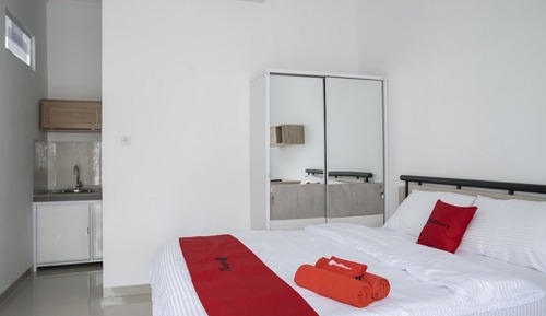 Premium Room (Reddoorz)