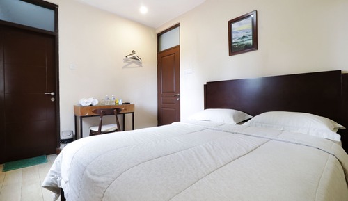 Deluxe 1st Floor