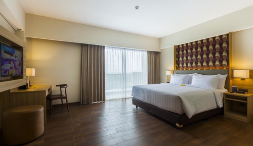 Deluxe Room, 1 Queen Bed, Non Smoking, Balcony
