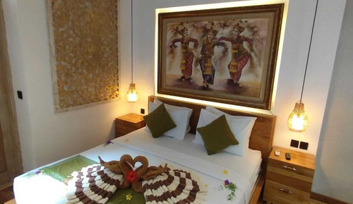Honeymoon Suite