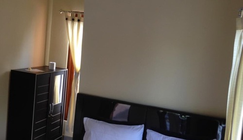 Basic Room, 1 Queen Bed
