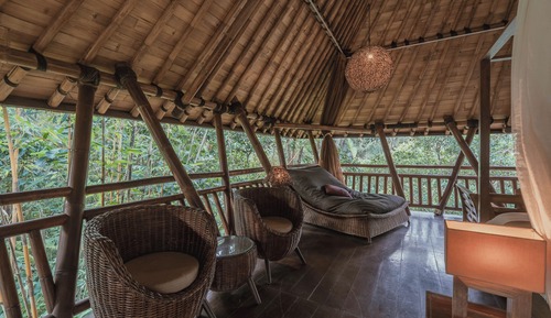 Harmony Treehouse with Mountain View