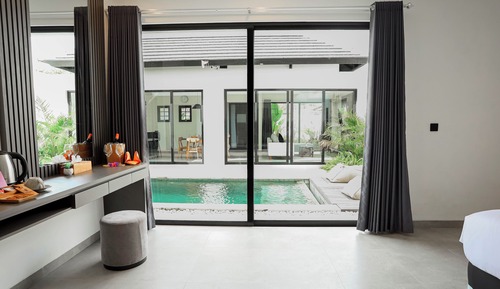 Basic Double Room, Pool View