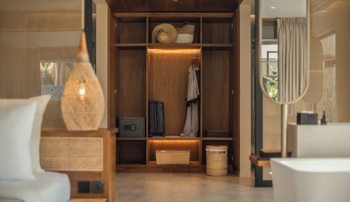 Grand Suite Room with Lagoon Access