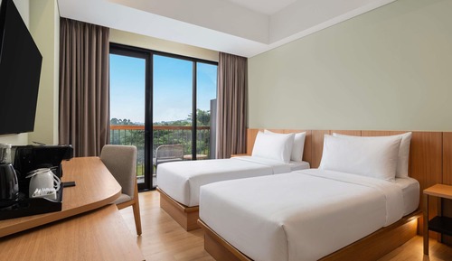 Privilege, Room, 2 Twin Beds, Balcony, Pool View