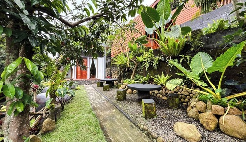 Deluxe Suite, 1 Bedroom, Private Bathroom, Garden View