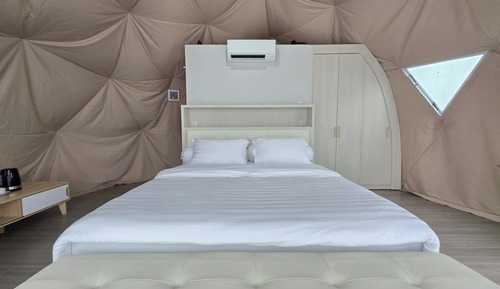 Luxury Tent, Mountain View