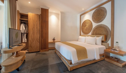 Luxury Suite, Balcony, Garden View