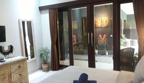 Superior Room, 1 King Bed, Pool View
