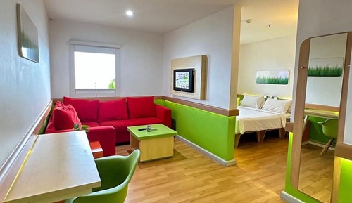 Executive Room, 1 Queen Bed (with Runaway View)