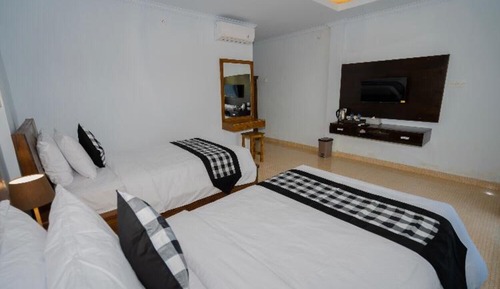 Deluxe Twin Room, Pool View