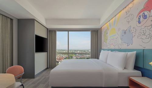 Suite, 1 King Bed (Savvy Suite)