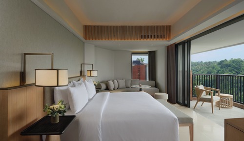 Grand Deluxe room, balcony and forest view - 1 king bed