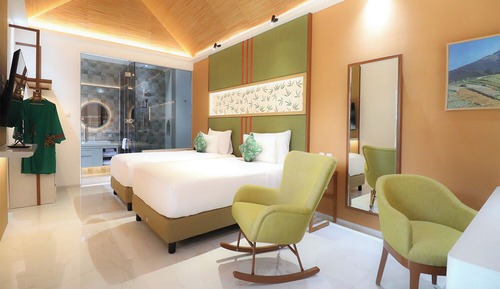 Premier Room, Terrace, Garden View