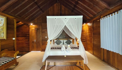 Honeymoon Suite