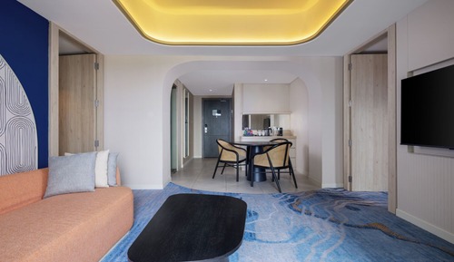Aston Suite