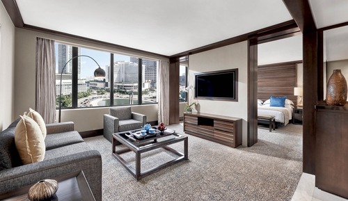 Club Suite, 1 King Bed (Urban, Monument View)