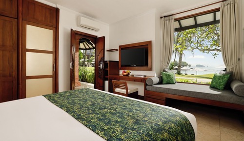 Deluxe Ocean Bungalow