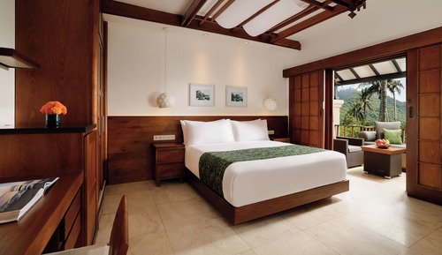 Deluxe Ocean Room