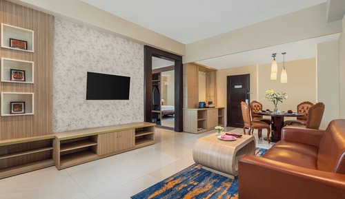Aston Suite