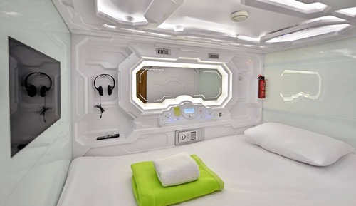 Capsule