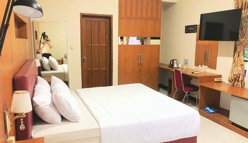 Deluxe Double Room, Patio, Garden View