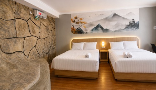 Deluxe Room, Balcony, Hill View