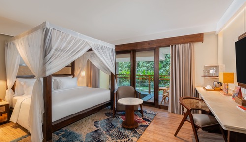 Deluxe Room Nature View with Plunge Pool and Balcony