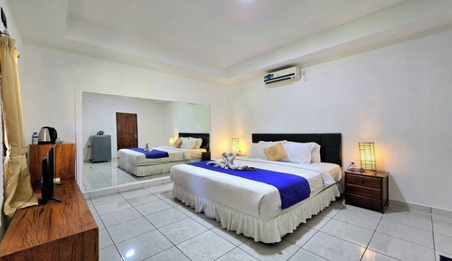 Superior Room with Bathtub