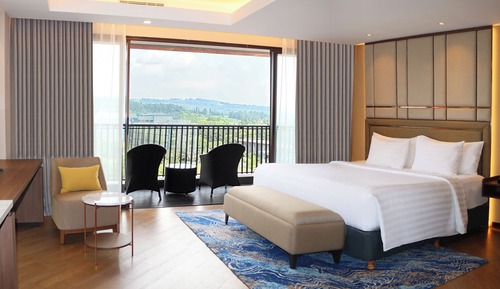 Aston Suite
