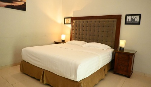 Standard Room, 1 Queen Bed, Garden View