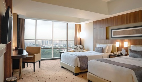 Deluxe Room, 2 Twin Beds, Non Smoking, City View (Shower Only)