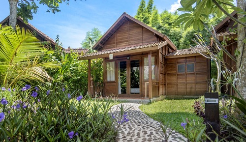 Cottage with Garden View