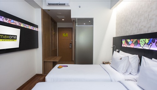 Happiness King Room