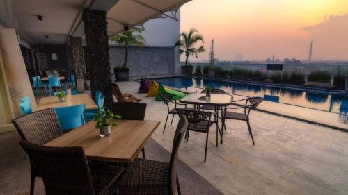 Suite Room – Twin Bed – Netflix – WiFi – Balcony