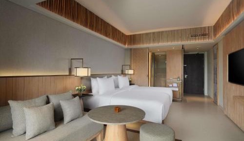 Deluxe Twin Room with Balcony and Forest View
