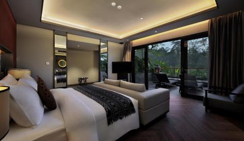 Suite with Balcony