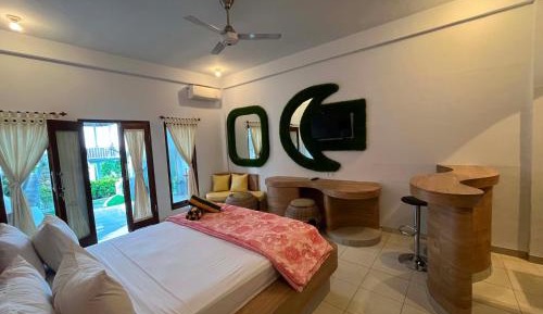 Deluxe Suite with Sea View