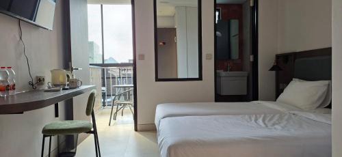 Deluxe Double Room with Balcony