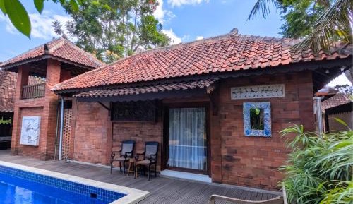 Queen Room with Pool View