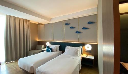 Twin Room with City View