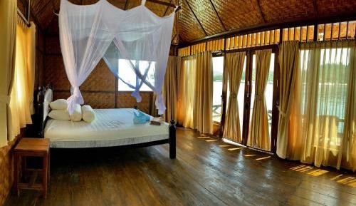 Deluxe Double Room with Balcony and Sea View