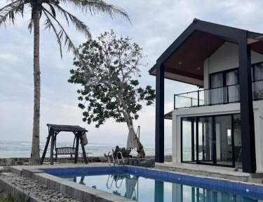 Villa - Beach Front