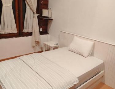Large Single Room