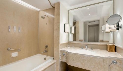 Lagoon Access Room (Twin, Balcony)