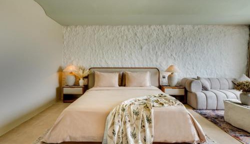 Junior Suite with Pool View